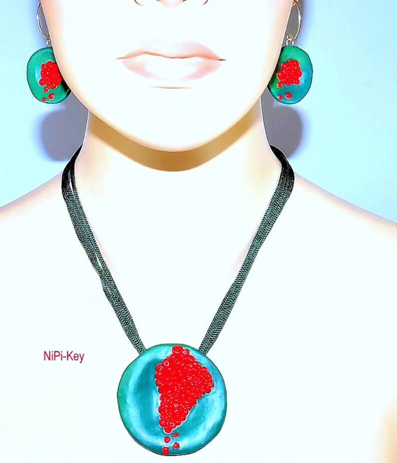 Halskette Halblange Kette Anhänger Grün Rot Silber Ohrringe Set Unikat Handarbeit Perlenregen Aus Polymer Clay, Fimo von NiPiKey