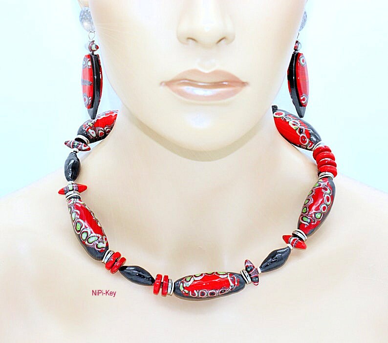 Halskette Kurz Collierkette Ohrstecker Set Extravagant Rot Grau Bunt Unikat Handarbeit Metamorphose Polymer Clay Halskette Kurz Collierkette Ohrstecker Set Extravagant Rot Grau Bunt Unikat Handarbeit Metamorphose Polymer Clay von NiPiKey