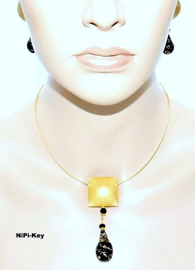 Halskette Kurz Ohrstecker Strahlend Gold Schwarz Handarbeit Unikat Polymer Clay Mit Swarovski Perlen Ciaoestate Halskette Kurz Ohrstecker Strahlend Gold Schwarz Handarbeit Unikat Polymer Clay Mit Swarovski Perlen Ciaoestate von NiPiKey