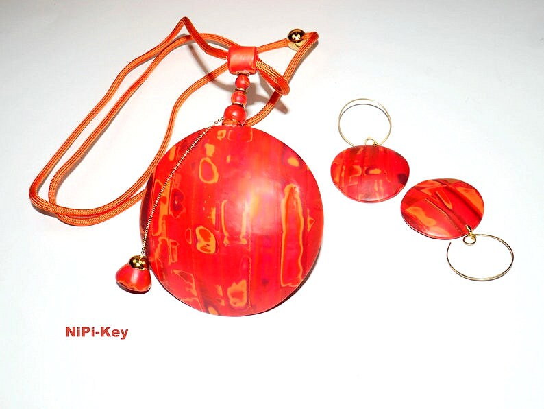 Halskette Lang Ohrringe Leuchtend Orange Gold Lagenlook Handarbeit Unikat Flamescarlett Aus Polymer Clay, Fimo von NiPiKey