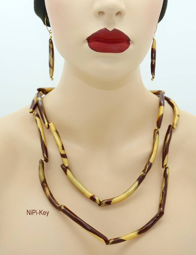 Witzige Lange Doppelreihige Halskette Mit Hängeohrringen Set Schimmernd Mocca Braun Gold Handarbeit Unikat Verwirrteröllchen Aus Polymerton von NiPiKey