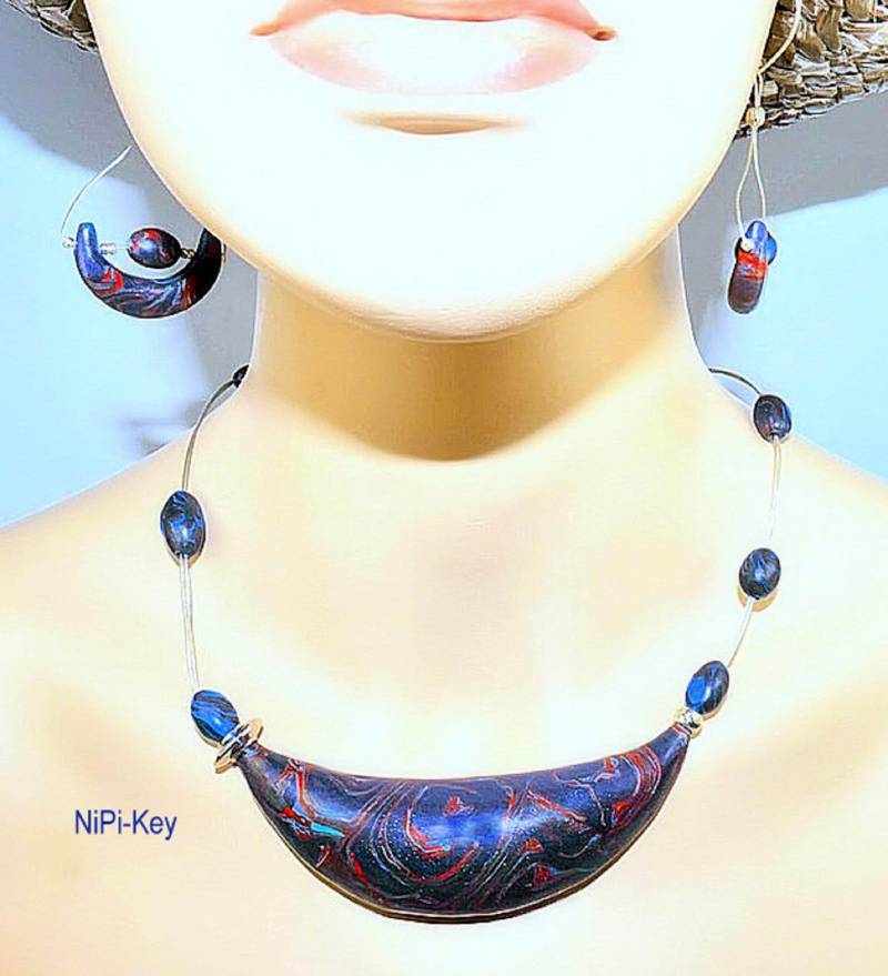 Kette Charmante Kurze Halskette Ohrringe Set Blau Rot Silber Unikat Handarbeit Einhoernchen Aus Polymer Clay, Fimo von NiPiKey