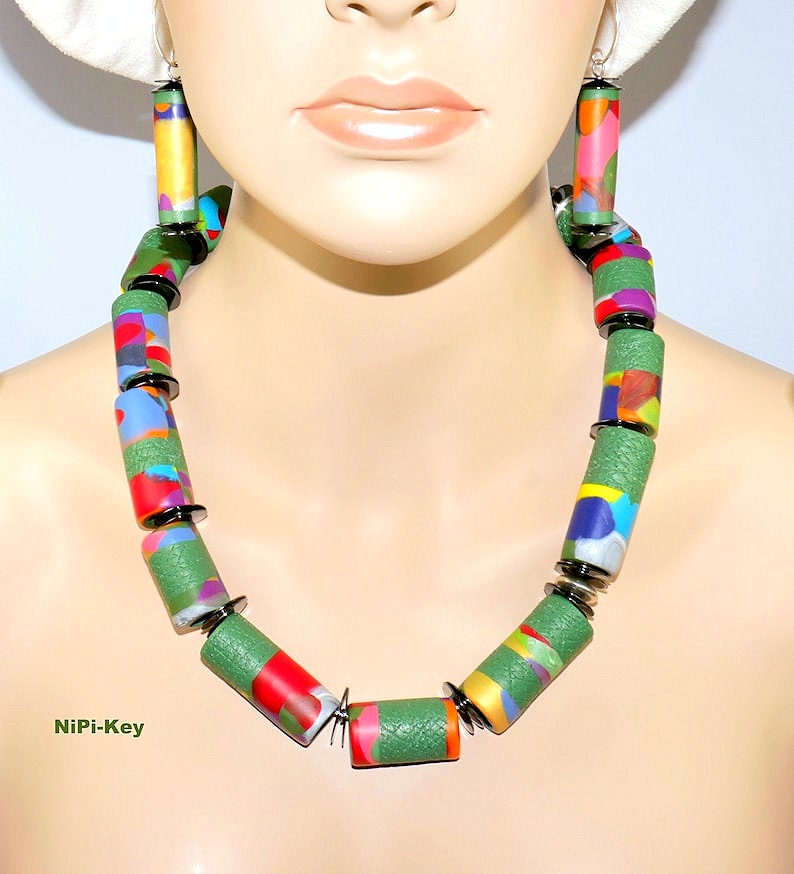 Kette Große Leuchtend Bunte Silber Halblange Halskette Ohrringe Unikat Handarbeit Blumenwiese Aus Polymer Clay, Fimo von NiPiKey