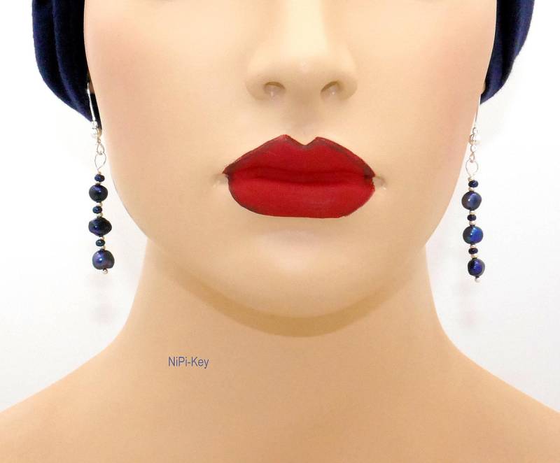 Schillernde Hängeohrringe Mit Herrlichen Tiefblauen Biwaperlen Und Miyukiperlen Soooblau von NiPiKey