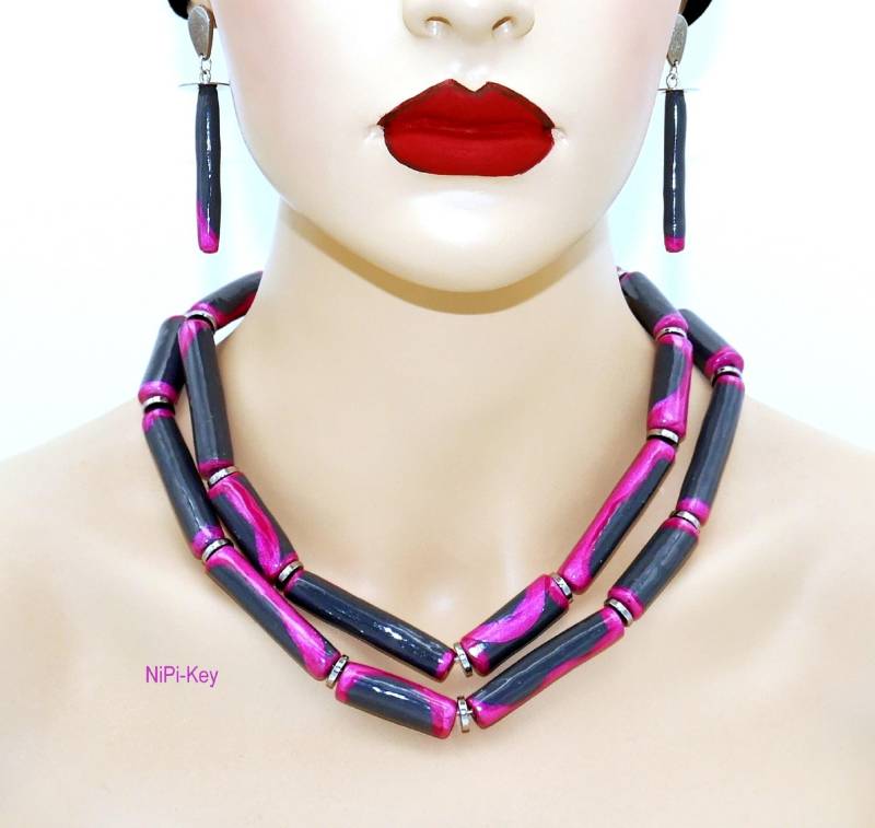Schimmernde Kurzehalskette Doppelreihig Ohrstecker Set Anthrazit, Pink, Silber Handarbeit Unikat Allseasons Polymerton von NiPiKey