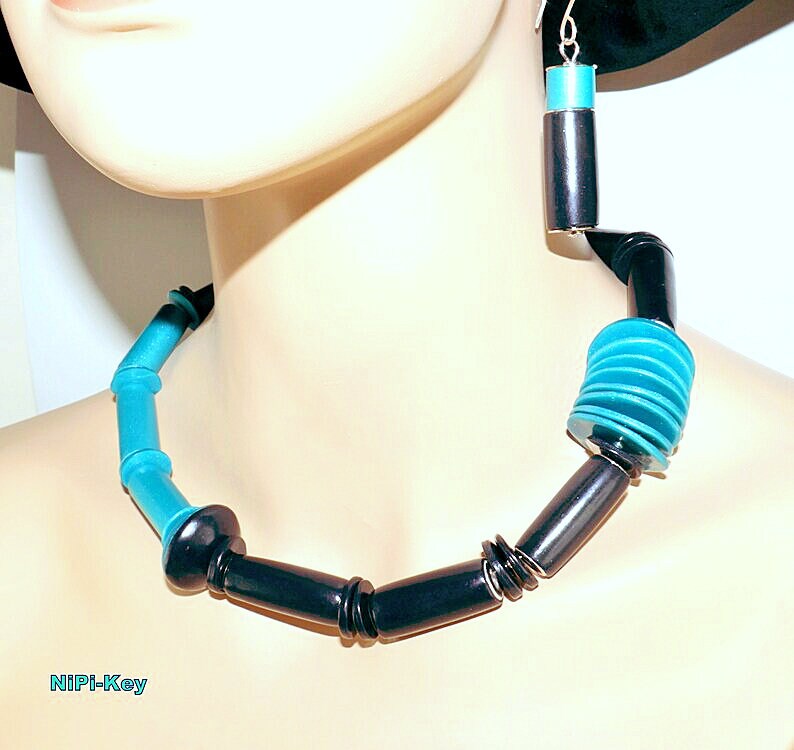 Superschöne Kurze Halskette Ohrringe Set Schimmernd Türkis Dunkelblau Silber Unikat Handarbeit Halbundhalb Aus Polymer Clay, Fimo von NiPiKey