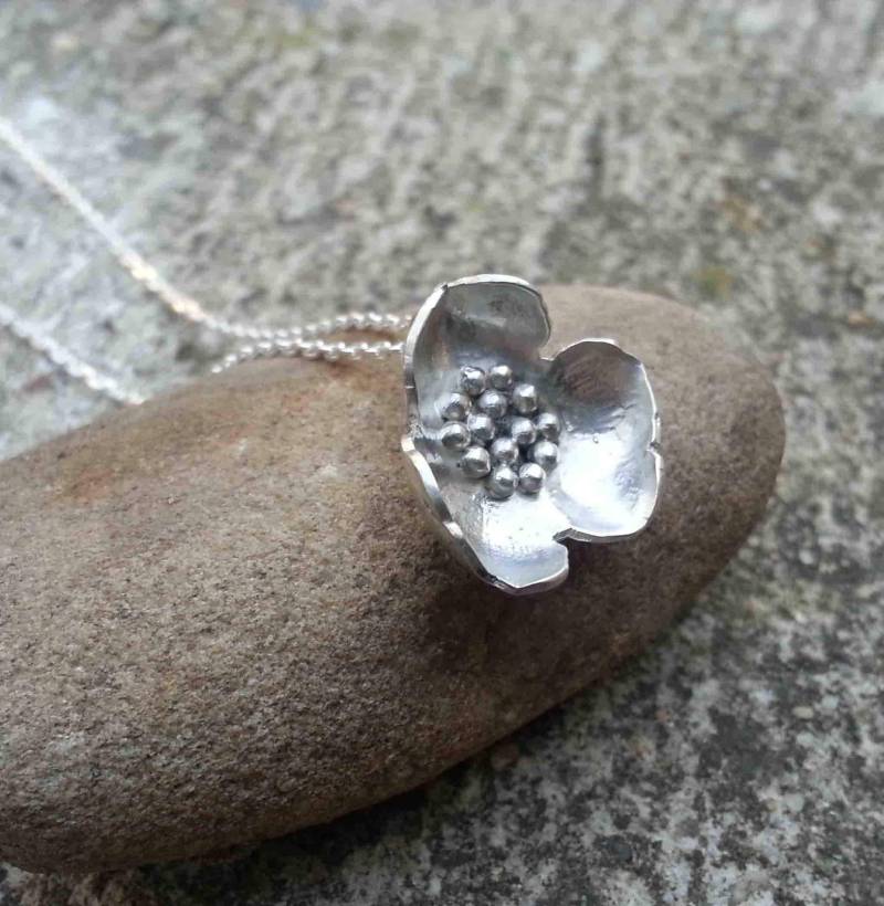 Blumenanhänger, 20mm Durchmesser Blumen Anhänger, Silber, Sterling Silberhochzeit, Verlobung Brautjungfer Halskette Geschenk von NiadaSilver