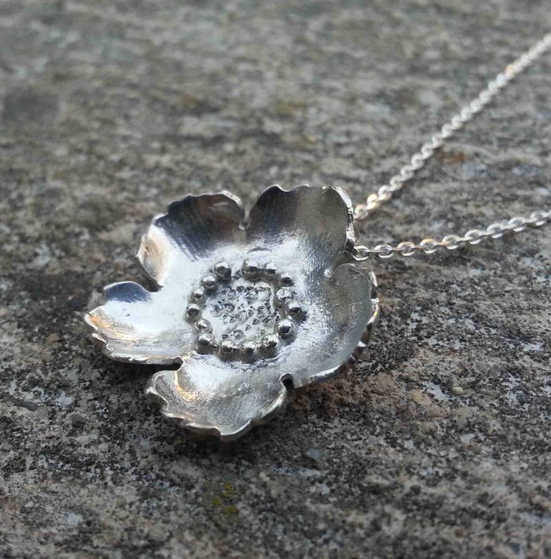 Blumenanhänger, Blumen Anhänger, Silber, Sterling Silberhochzeit, Verlobung Brautjungfer Halskette Geschenk Mit Einer Zarten Kette von NiadaSilver