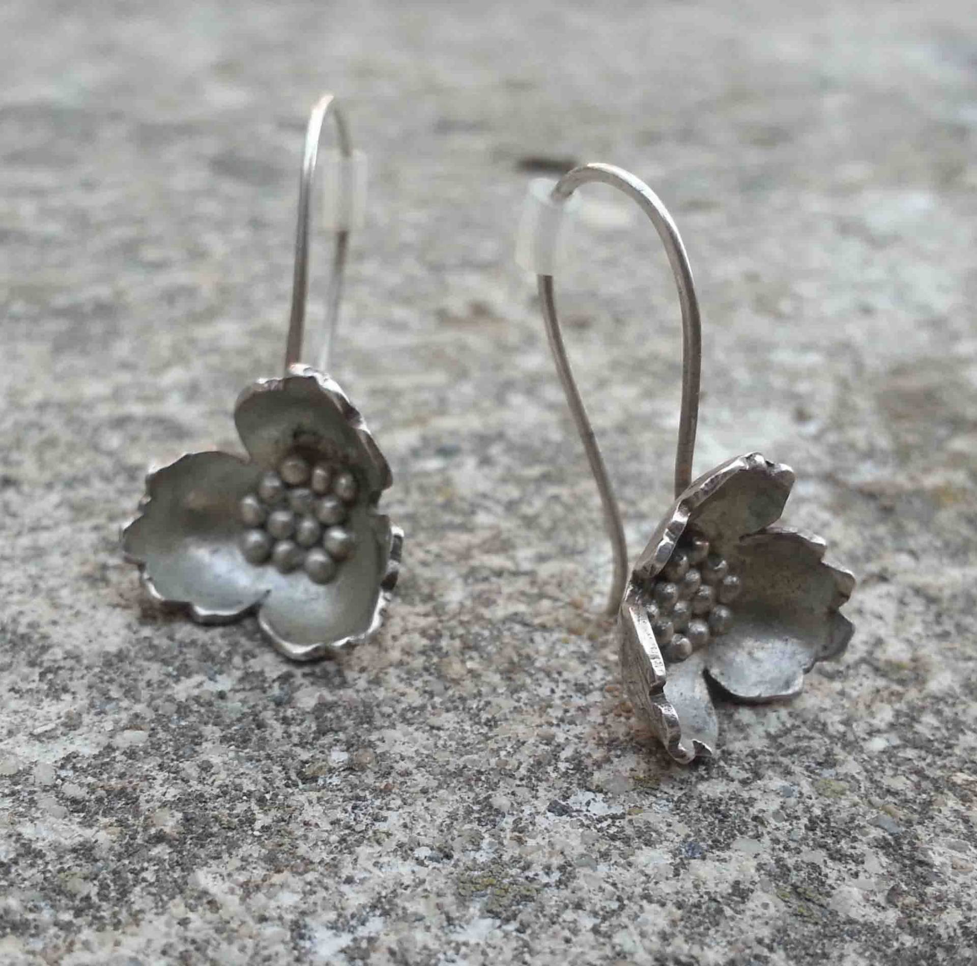 Blumenohrringe, 15mm Durchmesser Silber, Sterling Silberohrringe, Silber Schmuck-Geburtstagsgeschenk, Frühling Blumenohrringe Blumenohrringe, 15mm Durchmesser Silber, Sterling Silberohrringe, Silber Schmuck-Geburtstagsgeschenk, Frühling Blumenohrringe von NiadaSilver