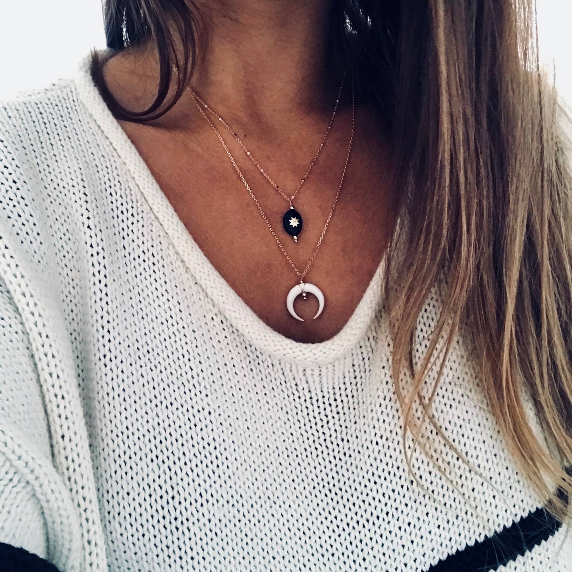 Schwarze Oder Weiße Horn - Halbmond-Halskette Im Hippie-Chic-stil von NibbanaDesigns