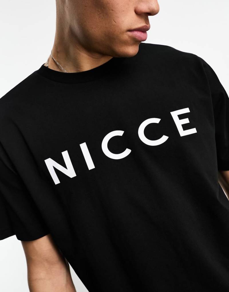 Nicce - T-Shirt mit Logo auf der Brust in Schwarz von Nicce