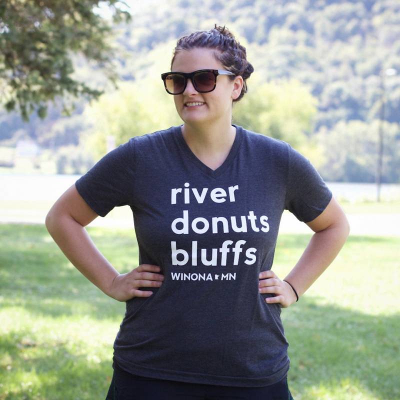 Winona Shirt, V-Ausschnitt | Mn, Minnesota, State Minnesota Geschenke, Kleidung, Tshirt, Graphic Tees Mom von NiceMinn