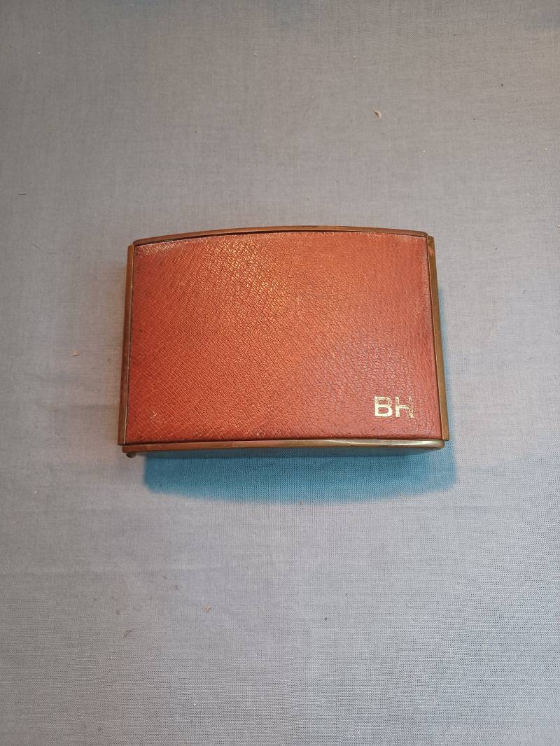 Zigaretten Etui Aus Messing Und Leder Von Grasoli von NiceOffice