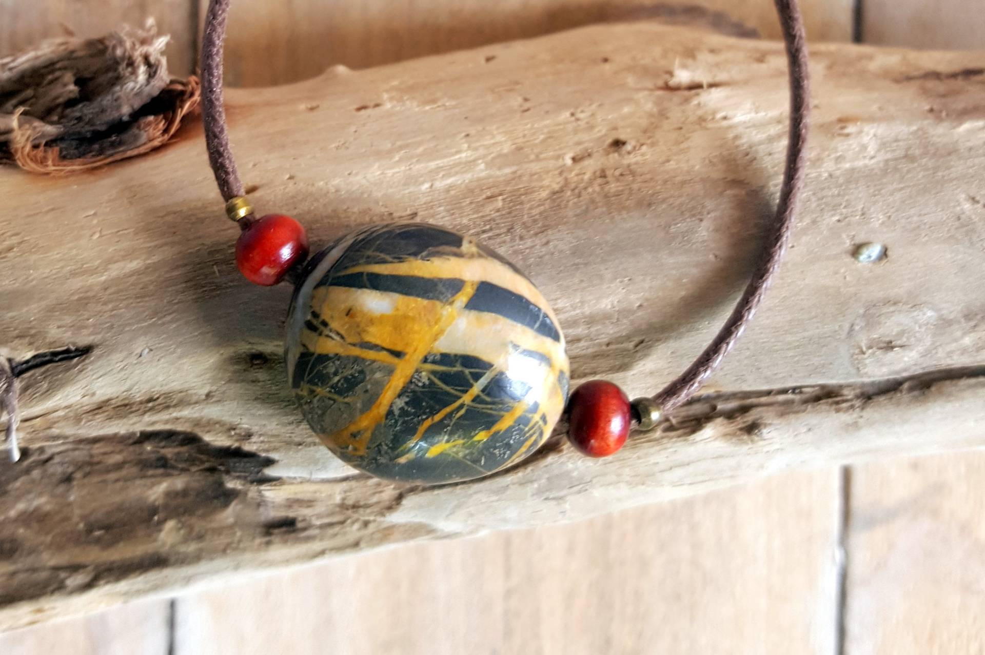 Armband Aus Handgepolten Strand-Kiesel, Verstellbar Brauner, Gefestigter Baumwolle, Per Perl. Einzigartiges, Hand Gemachtes Produkt Armband Aus Handgepolten Strand-Kiesel, Verstellbar Brauner, Gefestigter Baumwolle, Per Perl. Einzigartiges, Hand Gemachtes Produkt von NicestonesCreations