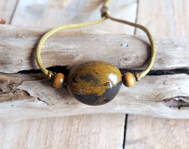 Armband Aus Handgepolten Strand-Kiesel, Verstellbar Kaki-Gescherz-Baumwolle, Per Perle-Blockierung. Einzigartiges, Hand Gemachtes Produkt von NicestonesCreations