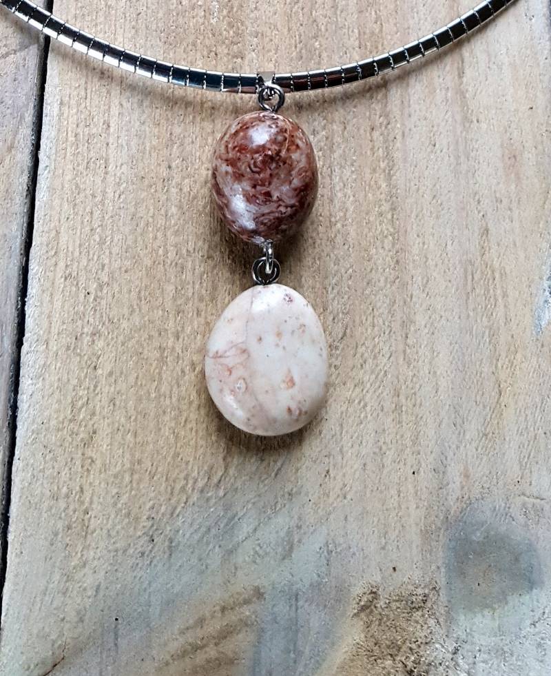 Handgefällige Strand-Anhänger Halskette, 2 Helle Und Dunkle Rosafarbene Natursteine, Edelstahl Halsumschlag Handgefällige Strand-Anhänger Halskette, 2 Helle Und Dunkle Rosafarbene Natursteine, Edelstahl Halsumschlag von NicestonesCreations