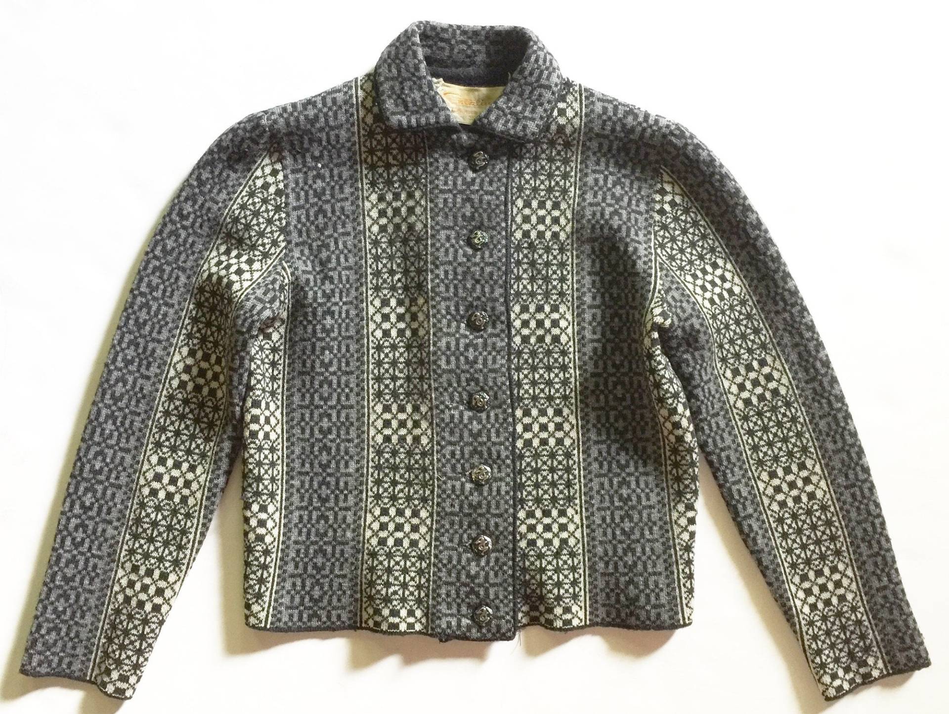 1960Er Jahre Schwarz Und Weiß Wolle Jacquard Geo Fitted Cardigan Catalina von Nichetique