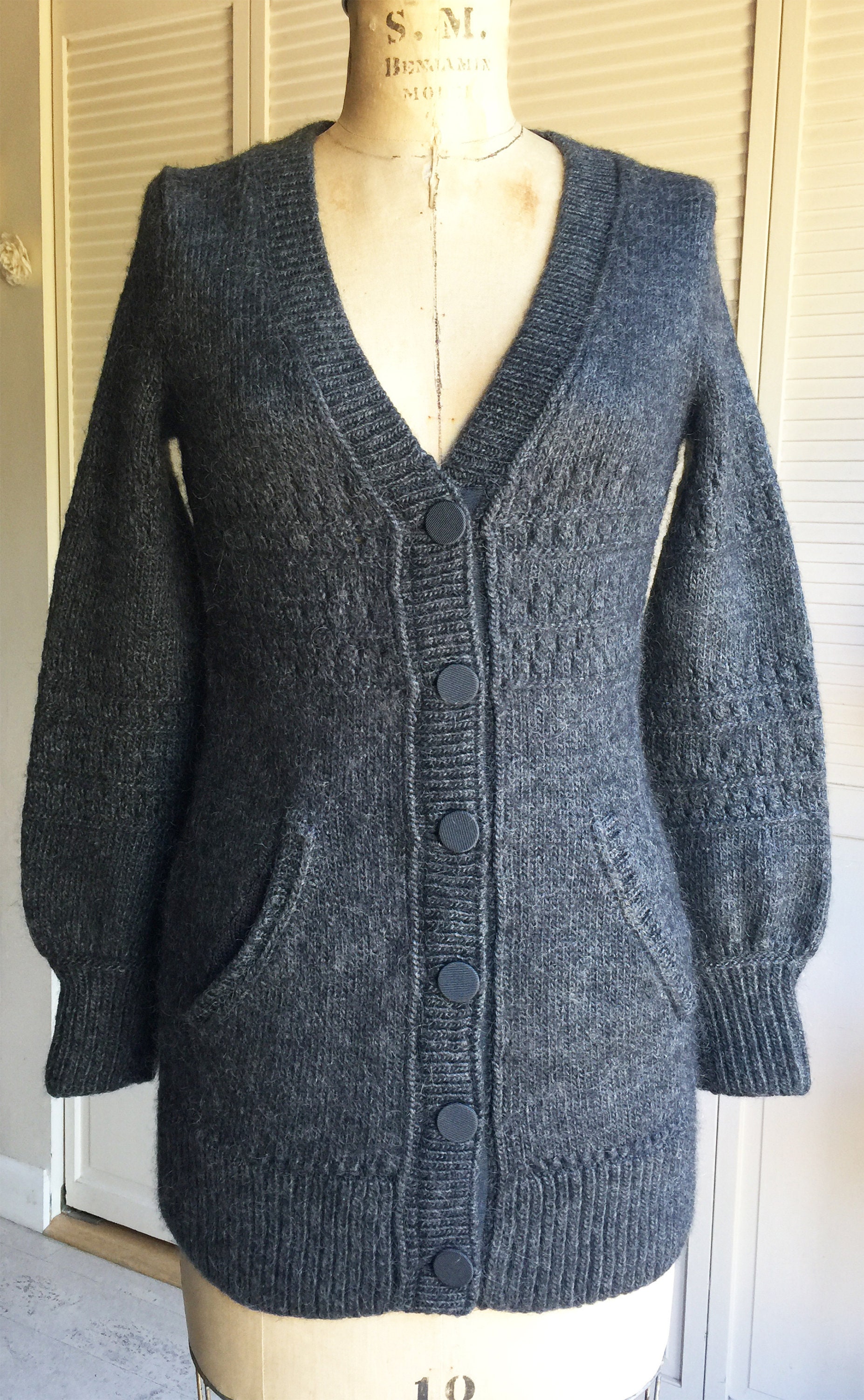 Anthrazit Wolle Mohair Mischung Lange Taillierte Strickjacke Mit Stich Detail von Nichetique