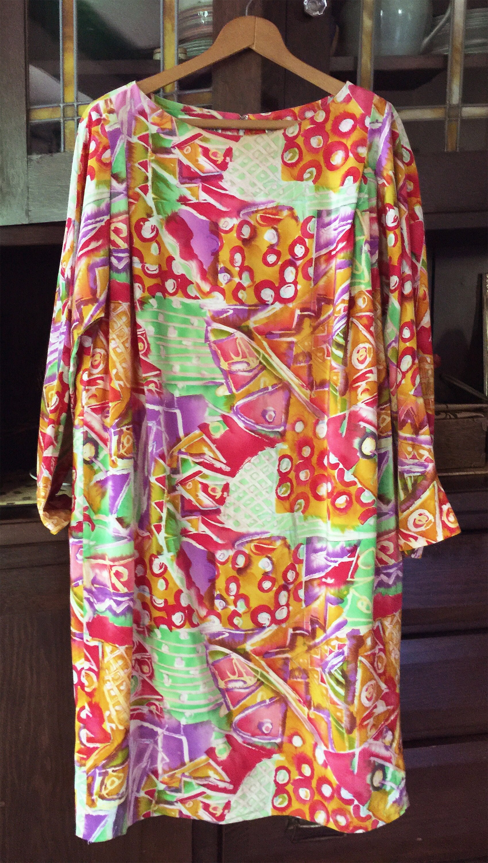 Vintage 1980S Albert Nipon Abstraktes Aquarell Seidenkleid Vintage 1980S Albert Nipon Abstraktes Aquarell Seidenkleid von Nichetique