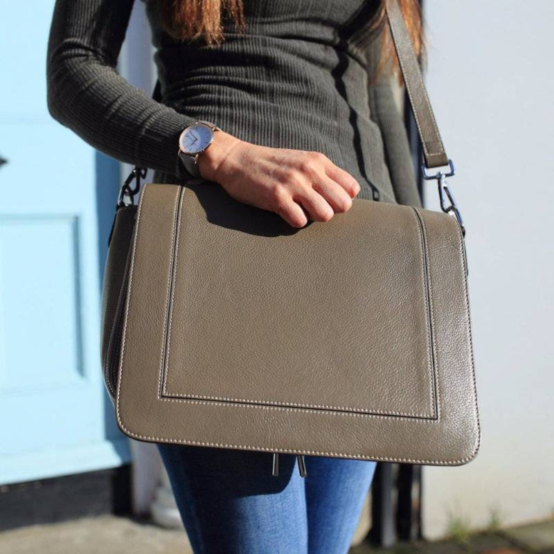 Sale Graue Ledertasche/Leder Handtasche Messenger Umhängetasche Geldbörse von NicholaJaneDesign