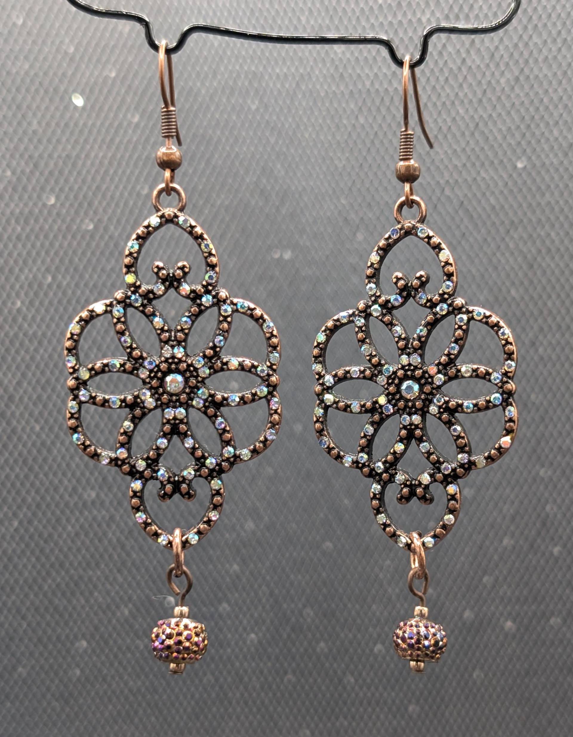 Kupfer Und Regenbogen Strass Perlen Ohrringe Kupfer Und Regenbogen Strass Perlen Ohrringe von NickelsKnacksJewelry