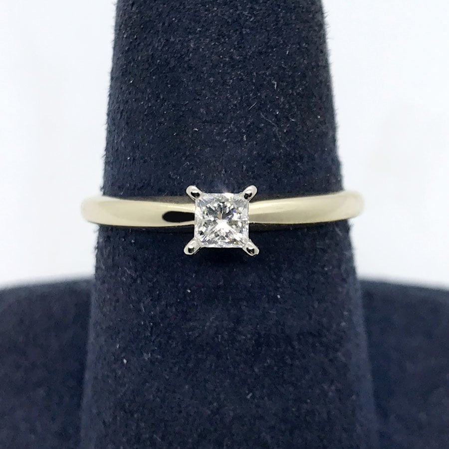 0, 30 Ct F/Vs2 Princess Cut Diamant Solitär Verlobungsring 14K Gelbgold von NicksFineJewelry