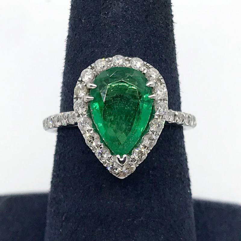 2.40 Ctw Pear Shape Smaragd & Runder Diamant Halo Verlobungsring 14K Weißgold 2.40 Ctw Pear Shape Smaragd & Runder Diamant Halo Verlobungsring 14K Weißgold von NicksFineJewelry