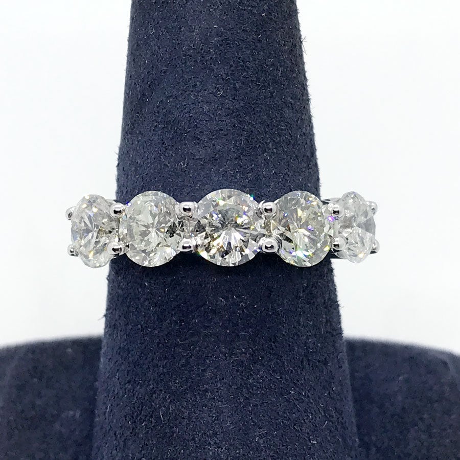 3, 50 Cttw G/Si-1 Rundschliff Diamant Fünf Stein Hochzeitsband 14K Weißgold von NicksFineJewelry