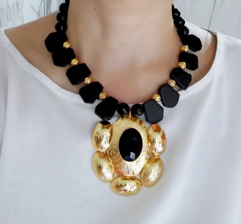 Handgemachte Natürliche Onyx Halskette 24K Vergoldet von NickysBoutiquDesigns