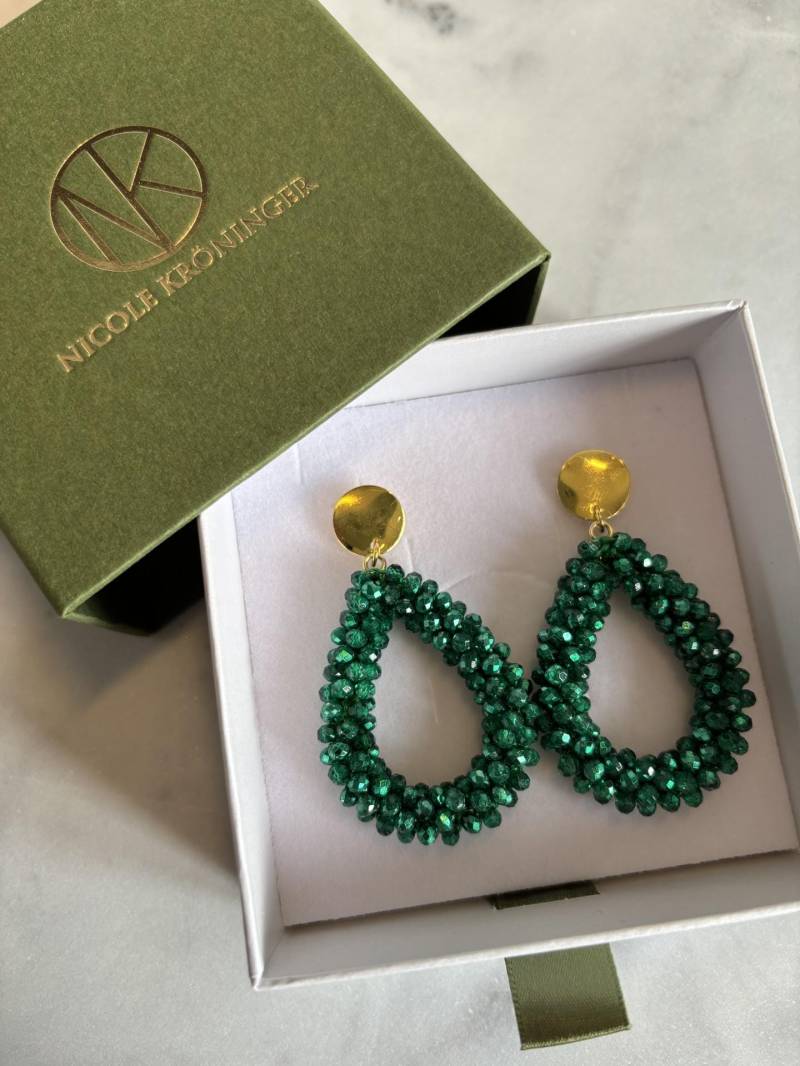 Perlen Ohrringe, Statement Hängeohrringe, Trachten Schmuck, Elegante Facettenperlen, Ohrstecker Grün, Ohrringe Grün von NicoleKroeninger