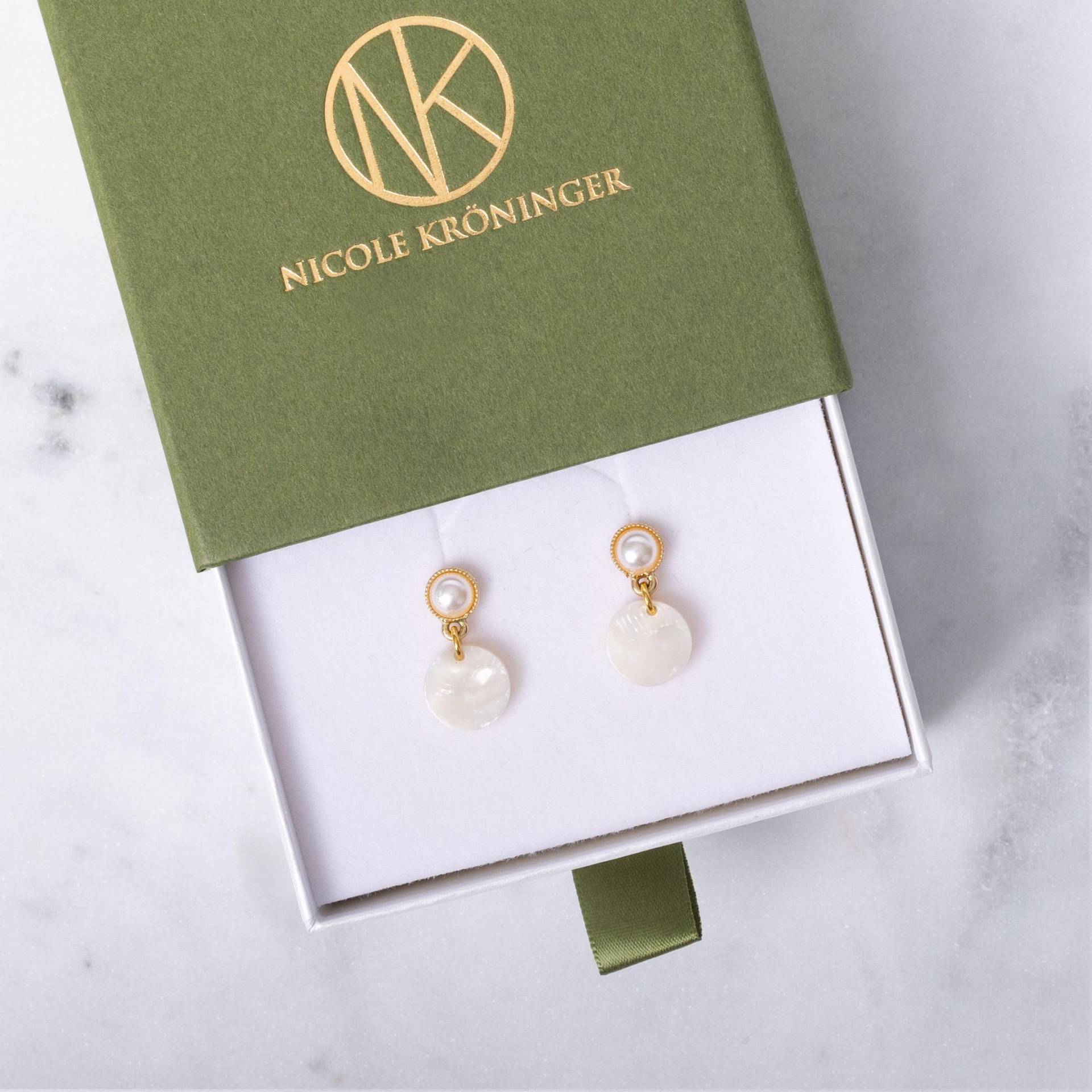 Resin Ohrringe, Perlen Ohrstecker, Süßwasser Perle, Kleine Hochzeitsschmuck, Ohrringe Kunstharz, Leichte Hänge Resin Ohrringe, Perlen Ohrstecker, Süßwasser Perle, Kleine Hochzeitsschmuck, Ohrringe Kunstharz, Leichte Hänge von NicoleKroeninger