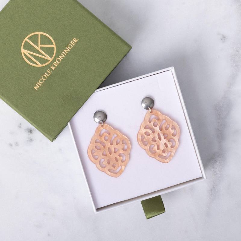 Resin Ohrringe, Statement Ornament Geschenkidee Frau, Trachten Schmuck, Hänge Ohrstecker, Ohrringe Peach von NicoleKroeninger