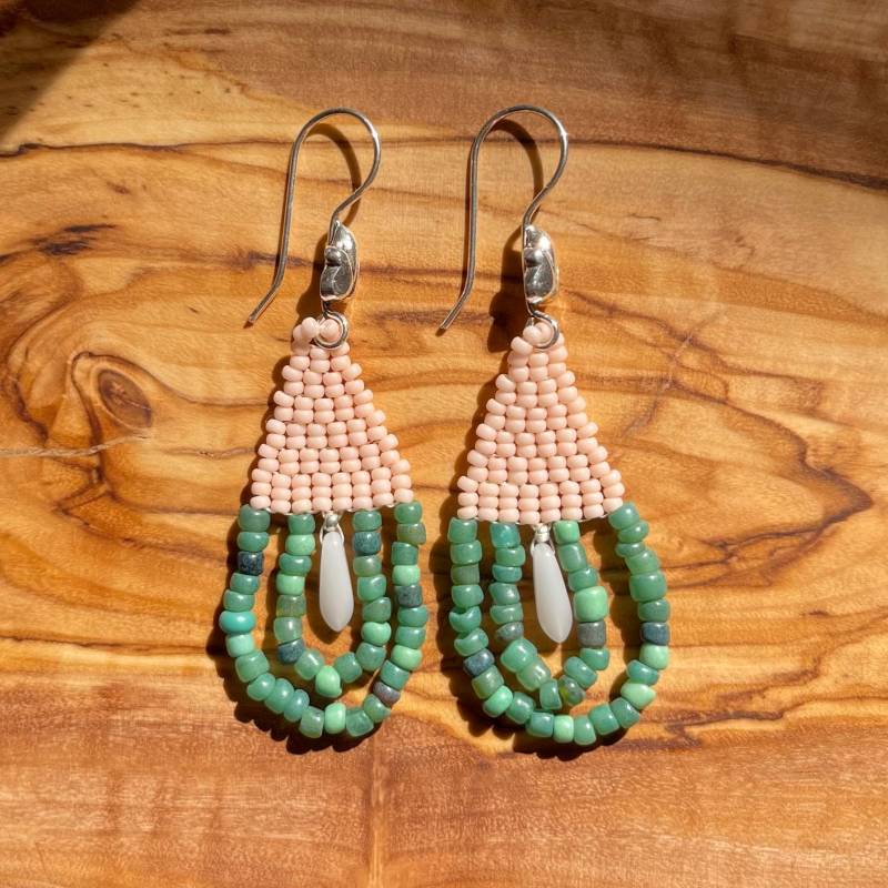 Tropfen Perlen Ohrringe in Rose Und Aqua Verde von NicoleMawyin
