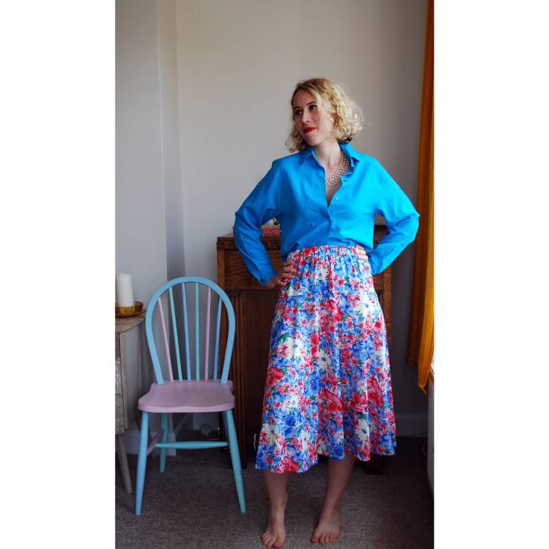 Vintage Blau & Rot Blumen Midi Breit Stretch-Rock, Größe 8-10 Vintage Blau & Rot Blumen Midi Breit Stretch-Rock, Größe 8-10 von NicoleSimoneVintage