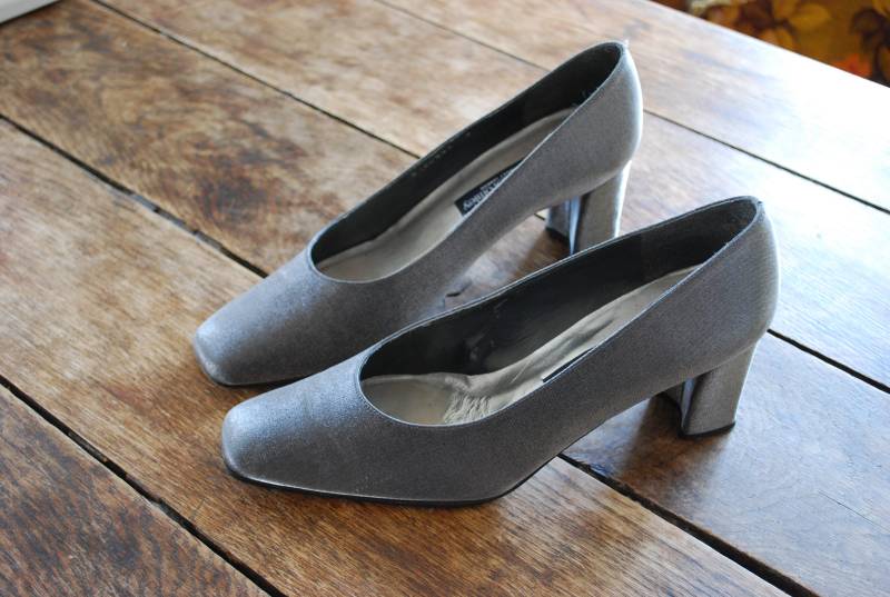Vintage Silber Russell Und Bromley High Heel Schuhe, Us 9, Uk 7, Eu 40 von NicoleSimoneVintage