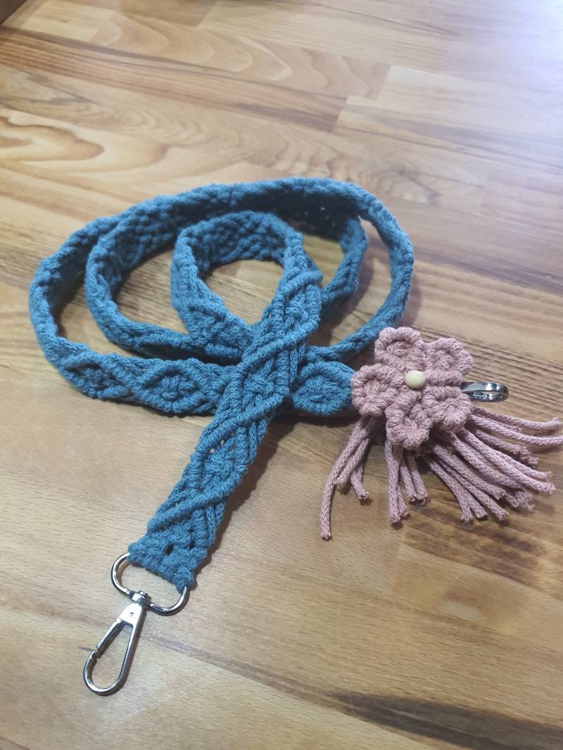 Taschengurt Handykette Makramee Kameragurt Blüte Viele Farben Und Karabiner von NicolesMakrameeMacke