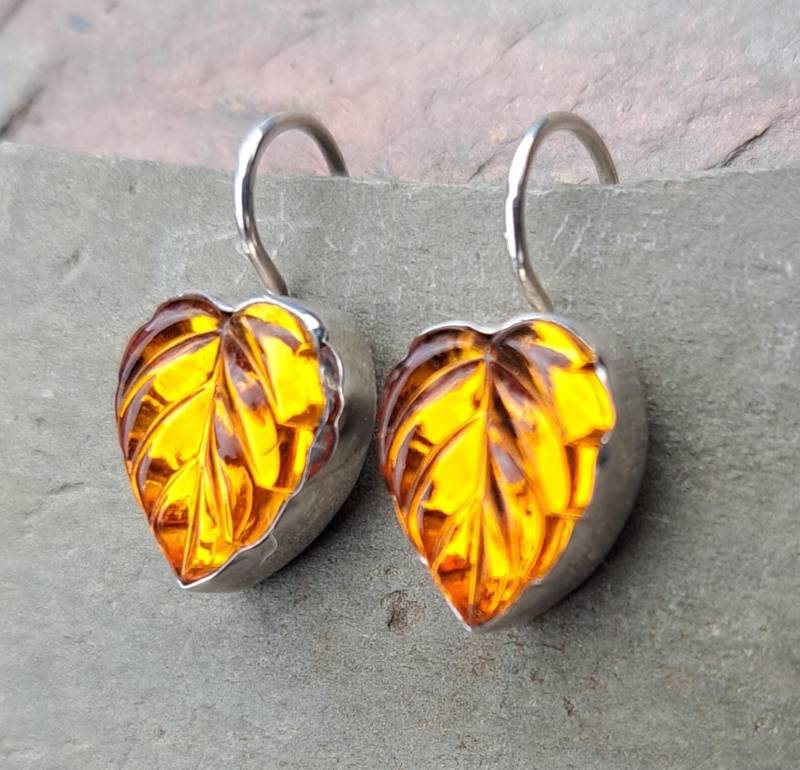 Gelbe Art Deco Schmuck Vintage Glasblatt Ohrringe in Sterling Silber 308 Eingefasst von NicolettesJewelry