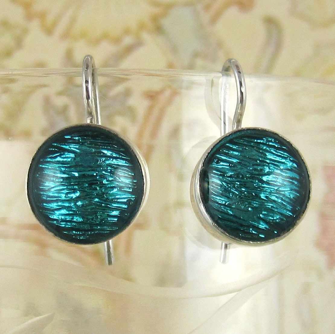 Glasperlen Ohrringe in Sterling Silber Fassung von NicolettesJewelry