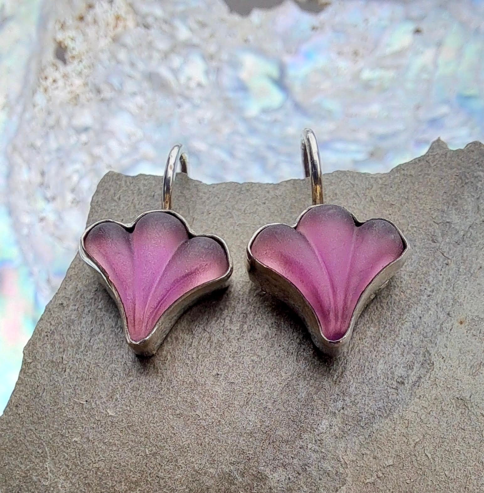 Lila Silber Ohrringe Lalique Inspiriert Fleur De Lis Sterling Vintage Glas 342 von NicolettesJewelry