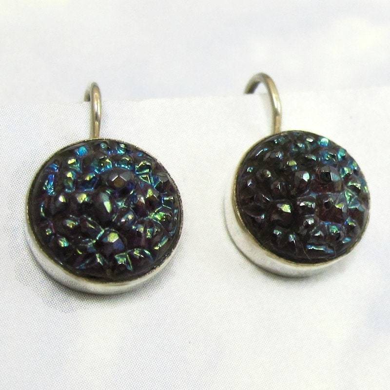 Schillernde Lila Vintage Glasohrringe Sterling Silber Ohrring 373 von NicolettesJewelry