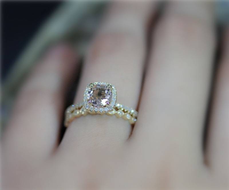 14K Gelb Gold Verlobungsring Set Handgemacht Runde Natürliche Morganit Ring Solid Diamant Ehering Promise von NidaRings
