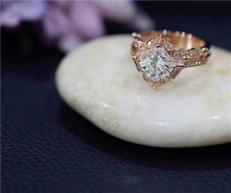 18K Rose Gold Ring Set Verlobungsring Charles & Colvard 7, 5 Mm Brillante Moissanite Ehering Solide Versprechen Jubiläumsring von NidaRings