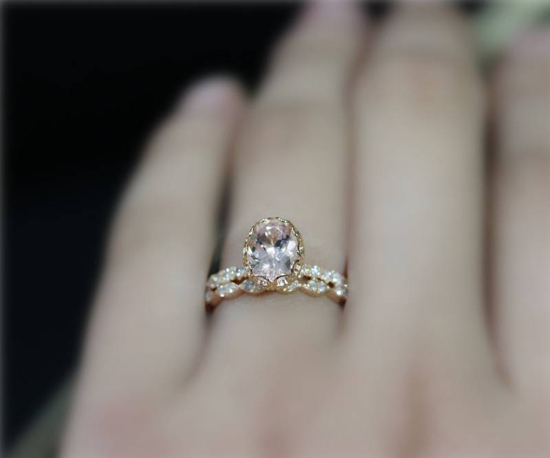2 Ringe Edelstein Ring Set Handgemacht Verlobungsring 6x8mm Oval Natürliche Vs Rosa Morganit Massiv 14K Rose Gold Gesetzt von NidaRings