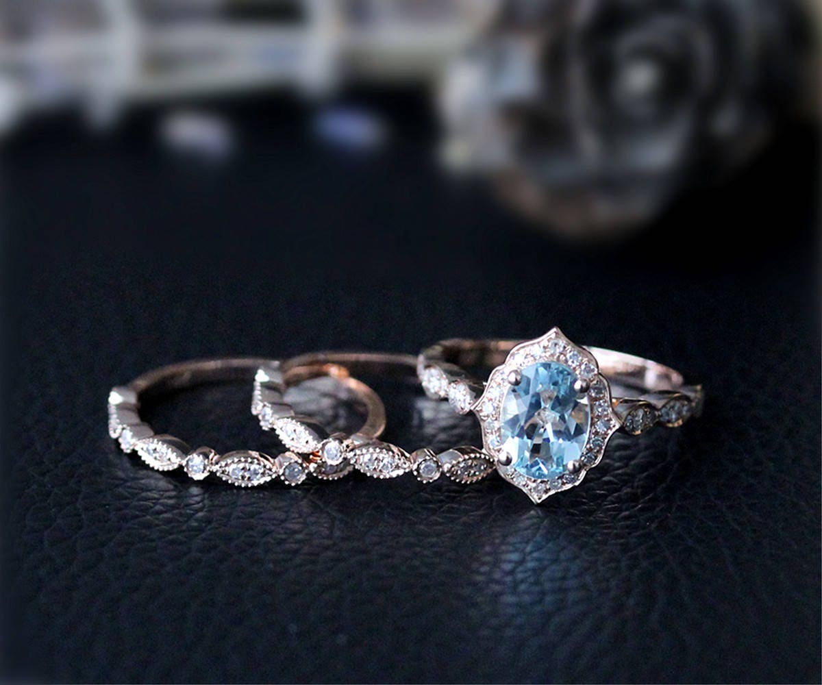 3Pcs 6x8mm, Die Ovalen Aquamarin Verlobungsring Set Vs Natürlicher Aquamarin-Ring Massiv 14K Rose Gold Diamant Ehering Jahrestag Ring von NidaRings