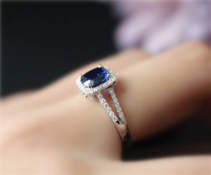 7mm Cushion-Schliff Behandelt Saphir-Ring Geburtstagsgeschenk Solide 14K Weißgold Ring Blauen Edelstein Verlobungsring Ehering Valentins Überraschung von NidaRings