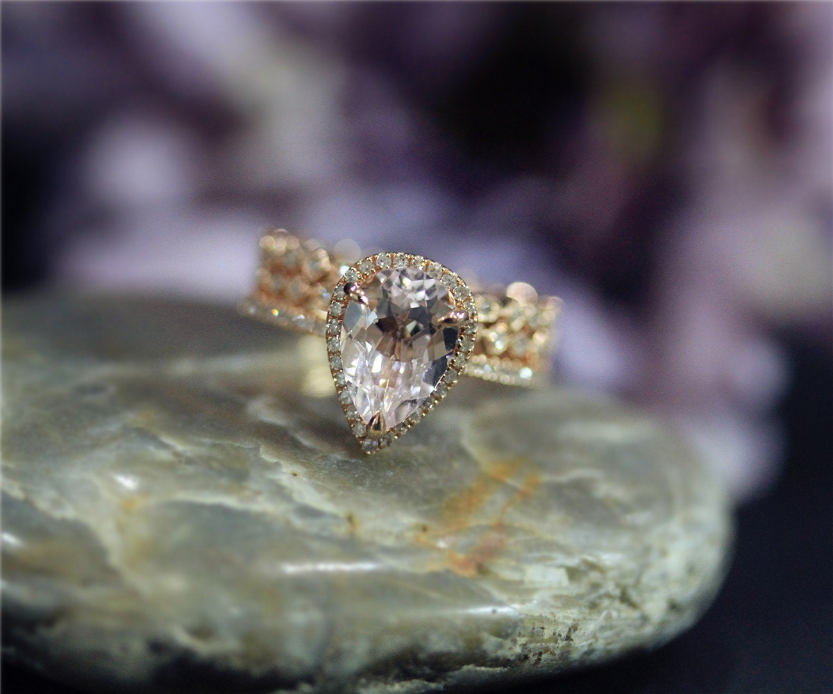 Drei Stücke Gesetzt Morganit-Birne-Halo-Diamant-Ring-Satz Morganit Produktionshaus Ring-Set Solide 14K Rose Gold Ring Hochzeit Set von NidaRings