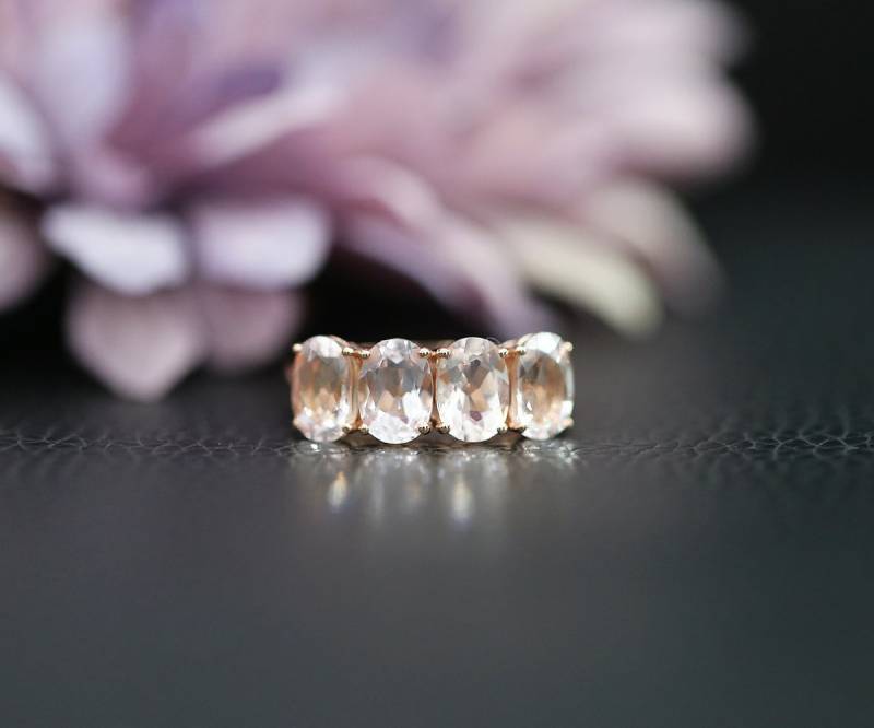 Einzigartige 4 Steine Ring Natural 57mm Oval Cut Pink Morganite Solid 14K Rose Gold Versprechen Anniversary von NidaRings