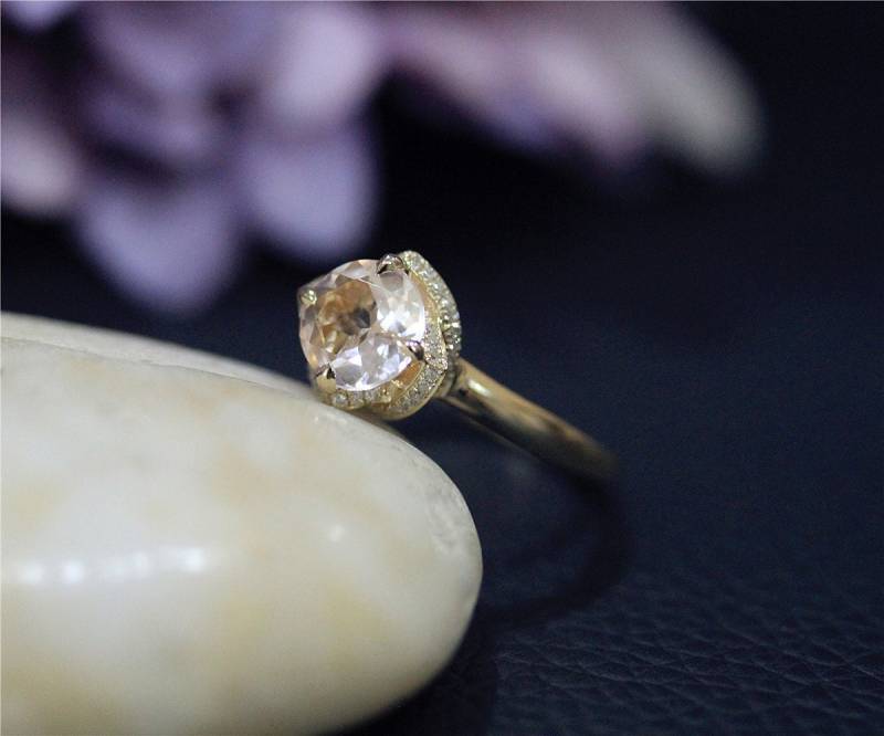 Einzigartige Hochzeit Ring Rose Geformt Runde Natürliche Rosa Morganit Solide 14K Gelbgold Trauring Verlobungsring von NidaRings