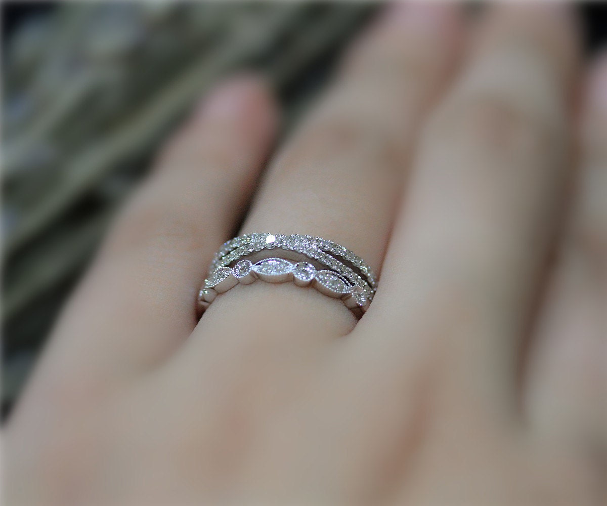 Erstaunliche Diamant Ehering Solide 14K Weißgold Ring Set Diamanten Verlobungsring Bandsatz Passend Eine Halbe Ewigkeit Bandsatz von NidaRings