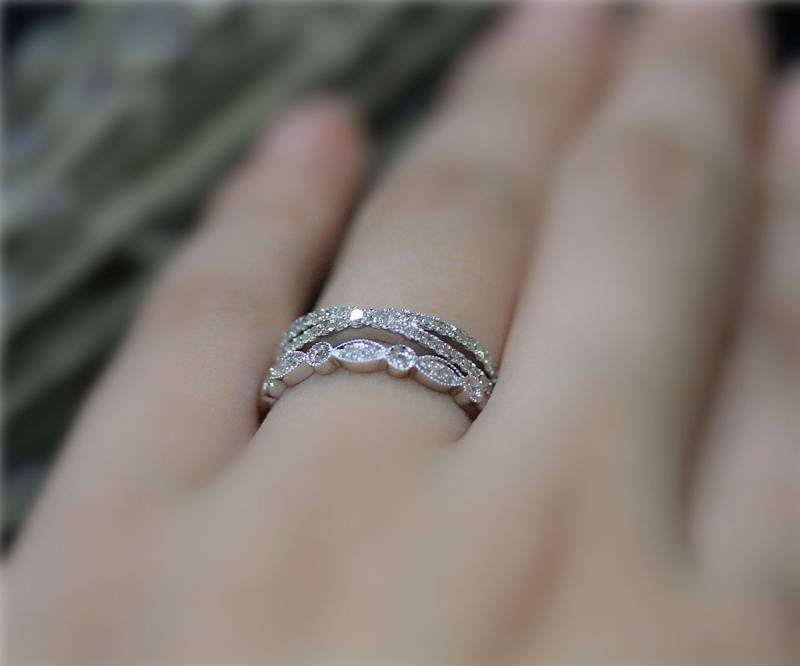 Erstaunliche Diamant Ehering Solide 14K Weißgold Ring Set Diamanten Verlobungsring Bandsatz Passend Eine Halbe Ewigkeit Bandsatz von NidaRings